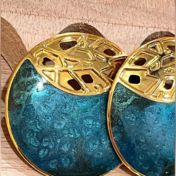 Vintage Like New Edgar Berebi 1” Teal and Gold Round Earring Studs - Picture 6 of 6